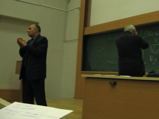 Изображение:5 course meeting 080915 who works.jpg